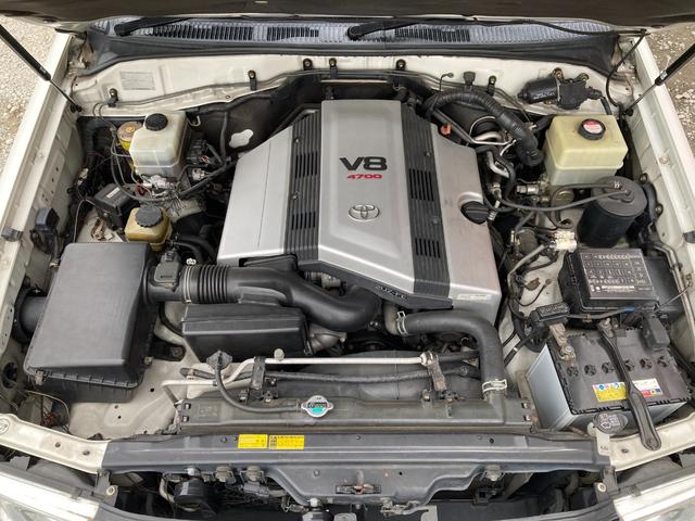 ランドクルーザー１００ ＶＸリミテッド　Ｇセレクション　４ＷＤ　ＥＴＣ　バックカメラ　オートクルーズコントロール　サンルーフ　ナビ　ＴＶ　アルミホイール　キーレスエントリー　シートヒーター　ＡＴ　盗難防止システム　衝突安全ボディ　ＣＤ　ＵＳＢ（20枚目）