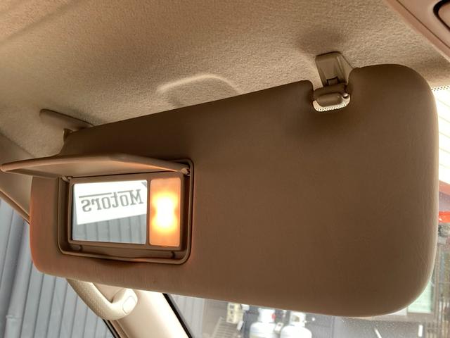 ランドクルーザー１００ ＶＸリミテッド　Ｇセレクション　４ＷＤ　ＥＴＣ　バックカメラ　オートクルーズコントロール　サンルーフ　ナビ　ＴＶ　アルミホイール　キーレスエントリー　シートヒーター　ＡＴ　盗難防止システム　衝突安全ボディ　ＣＤ　ＵＳＢ（22枚目）