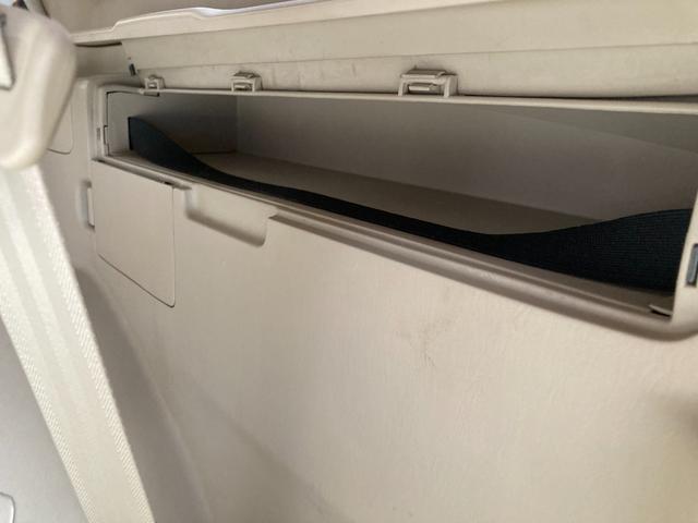 ランドクルーザー１００ ＶＸリミテッド　Ｇセレクション　４ＷＤ　ＥＴＣ　バックカメラ　オートクルーズコントロール　サンルーフ　ナビ　ＴＶ　アルミホイール　キーレスエントリー　シートヒーター　ＡＴ　盗難防止システム　衝突安全ボディ　ＣＤ　ＵＳＢ（33枚目）