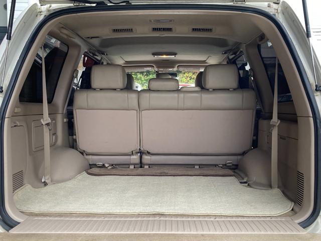 ランドクルーザー１００ ＶＸリミテッド　Ｇセレクション　４ＷＤ　ＥＴＣ　バックカメラ　オートクルーズコントロール　サンルーフ　ナビ　ＴＶ　アルミホイール　キーレスエントリー　シートヒーター　ＡＴ　盗難防止システム　衝突安全ボディ　ＣＤ　ＵＳＢ（35枚目）