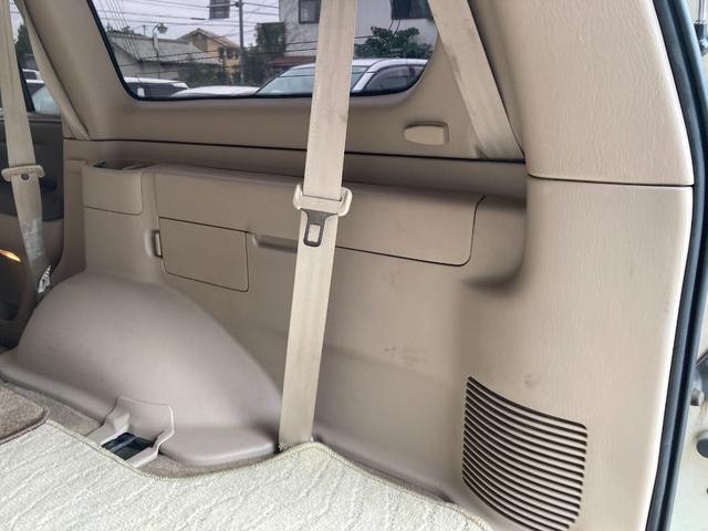 ランドクルーザー１００ ＶＸリミテッド　Ｇセレクション　４ＷＤ　ＥＴＣ　バックカメラ　オートクルーズコントロール　サンルーフ　ナビ　ＴＶ　アルミホイール　キーレスエントリー　シートヒーター　ＡＴ　盗難防止システム　衝突安全ボディ　ＣＤ　ＵＳＢ（42枚目）