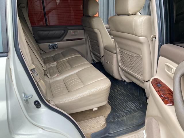 ランドクルーザー１００ ＶＸリミテッド　Ｇセレクション　４ＷＤ　ＥＴＣ　バックカメラ　オートクルーズコントロール　サンルーフ　ナビ　ＴＶ　アルミホイール　キーレスエントリー　シートヒーター　ＡＴ　盗難防止システム　衝突安全ボディ　ＣＤ　ＵＳＢ（45枚目）