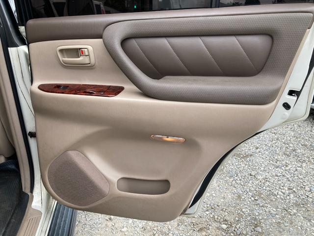 ランドクルーザー１００ ＶＸリミテッド　Ｇセレクション　４ＷＤ　ＥＴＣ　バックカメラ　オートクルーズコントロール　サンルーフ　ナビ　ＴＶ　アルミホイール　キーレスエントリー　シートヒーター　ＡＴ　盗難防止システム　衝突安全ボディ　ＣＤ　ＵＳＢ（53枚目）