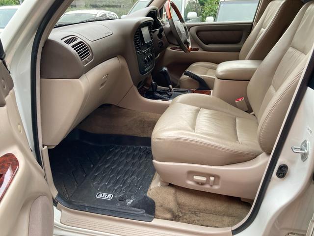 ランドクルーザー１００ ＶＸリミテッド　Ｇセレクション　４ＷＤ　ＥＴＣ　バックカメラ　オートクルーズコントロール　サンルーフ　ナビ　ＴＶ　アルミホイール　キーレスエントリー　シートヒーター　ＡＴ　盗難防止システム　衝突安全ボディ　ＣＤ　ＵＳＢ（56枚目）