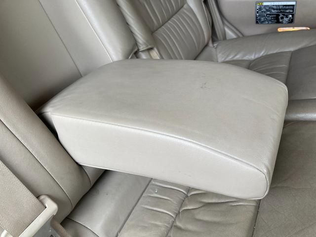 ランドクルーザー１００ ＶＸリミテッド　Ｇセレクション　４ＷＤ　ＥＴＣ　バックカメラ　オートクルーズコントロール　サンルーフ　ナビ　ＴＶ　アルミホイール　キーレスエントリー　シートヒーター　ＡＴ　盗難防止システム　衝突安全ボディ　ＣＤ　ＵＳＢ（63枚目）