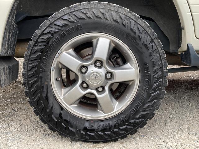 ランドクルーザー１００ ＶＸリミテッド　Ｇセレクション　４ＷＤ　ＥＴＣ　バックカメラ　オートクルーズコントロール　サンルーフ　ナビ　ＴＶ　アルミホイール　キーレスエントリー　シートヒーター　ＡＴ　盗難防止システム　衝突安全ボディ　ＣＤ　ＵＳＢ（64枚目）