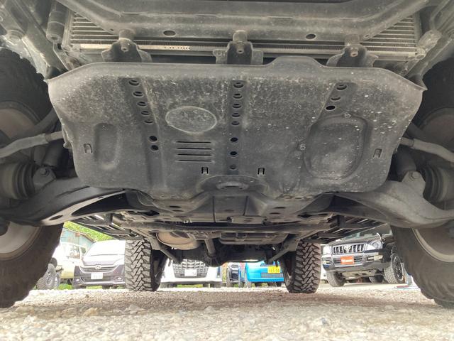 ランドクルーザー１００ ＶＸリミテッド　Ｇセレクション　４ＷＤ　ＥＴＣ　バックカメラ　オートクルーズコントロール　サンルーフ　ナビ　ＴＶ　アルミホイール　キーレスエントリー　シートヒーター　ＡＴ　盗難防止システム　衝突安全ボディ　ＣＤ　ＵＳＢ（65枚目）