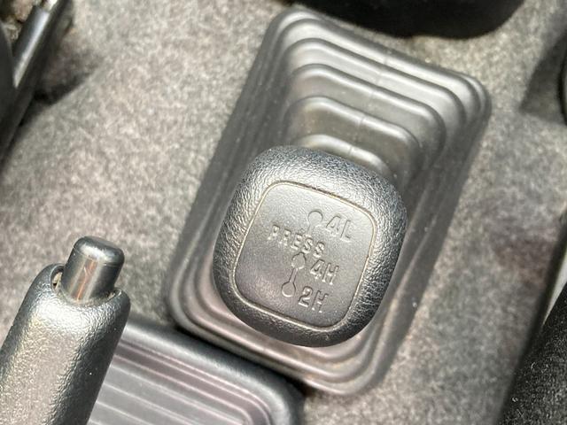 パジェロミニ ＶＲ　４ＷＤ　電動格納ミラー　シートヒーター　ＭＴ　盗難防止システム　ＡＢＳ　ＣＤ　ミュージックプレイヤー接続可　アルミホイール　衝突安全ボディ　エアコン　パワーステアリング　パワーウィンドウ（6枚目）