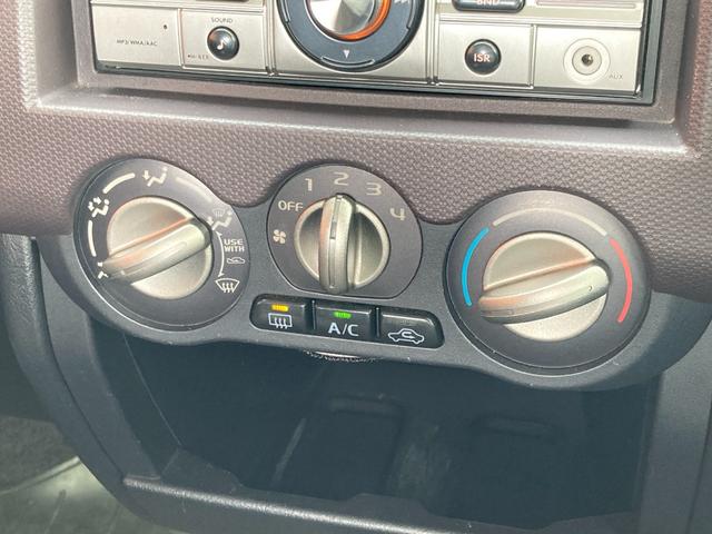 パジェロミニ ＶＲ　４ＷＤ　電動格納ミラー　シートヒーター　ＭＴ　盗難防止システム　ＡＢＳ　ＣＤ　ミュージックプレイヤー接続可　アルミホイール　衝突安全ボディ　エアコン　パワーステアリング　パワーウィンドウ（8枚目）