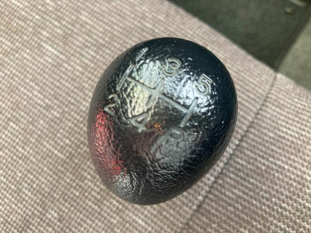 パジェロミニ ＶＲ　４ＷＤ　電動格納ミラー　シートヒーター　ＭＴ　盗難防止システム　ＡＢＳ　ＣＤ　ミュージックプレイヤー接続可　アルミホイール　衝突安全ボディ　エアコン　パワーステアリング　パワーウィンドウ（29枚目）