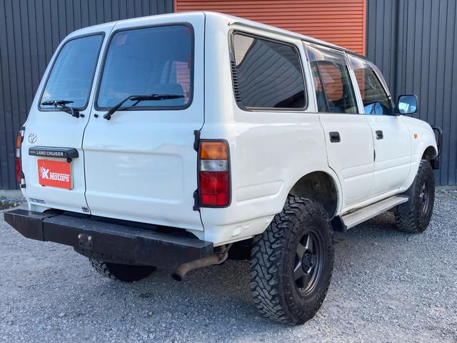 ランドクルーザー８０ ＧＸ　４ＷＤ　ＥＴＣ　バックカメラ　ナビ　ＴＶ　アルミホイール　シートヒーター　ＭＴ　ＣＤ　ＵＳＢ　ミュージックプレイヤー接続可（6枚目）