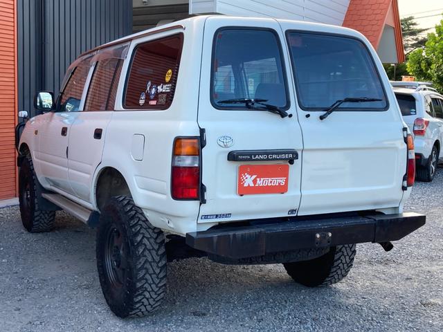 ランドクルーザー８０ ＧＸ　４ＷＤ　ＥＴＣ　バックカメラ　ナビ　ＴＶ　アルミホイール　シートヒーター　ＭＴ　ＣＤ　ＵＳＢ　ミュージックプレイヤー接続可（8枚目）
