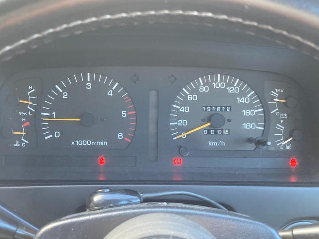 ランドクルーザー８０ ＧＸ　４ＷＤ　ＥＴＣ　バックカメラ　ナビ　ＴＶ　アルミホイール　シートヒーター　ＭＴ　ＣＤ　ＵＳＢ　ミュージックプレイヤー接続可（11枚目）