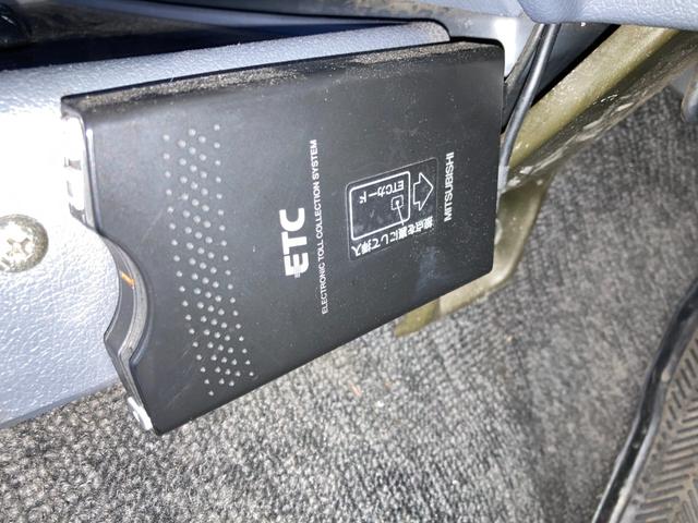 ランドクルーザー８０ ＧＸ　４ＷＤ　ＥＴＣ　バックカメラ　ナビ　ＴＶ　アルミホイール　シートヒーター　ＭＴ　ＣＤ　ＵＳＢ　ミュージックプレイヤー接続可（22枚目）