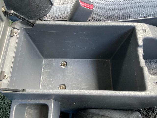 ランドクルーザー８０ ＧＸ　４ＷＤ　ＥＴＣ　バックカメラ　ナビ　ＴＶ　アルミホイール　シートヒーター　ＭＴ　ＣＤ　ＵＳＢ　ミュージックプレイヤー接続可（24枚目）