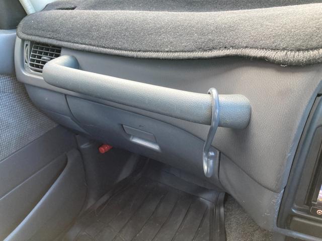 ランドクルーザー８０ ＧＸ　４ＷＤ　ＥＴＣ　バックカメラ　ナビ　ＴＶ　アルミホイール　シートヒーター　ＭＴ　ＣＤ　ＵＳＢ　ミュージックプレイヤー接続可（27枚目）