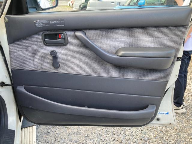 ランドクルーザー８０ ＧＸ　４ＷＤ　ＥＴＣ　バックカメラ　ナビ　ＴＶ　アルミホイール　シートヒーター　ＭＴ　ＣＤ　ＵＳＢ　ミュージックプレイヤー接続可（32枚目）