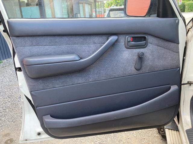 ランドクルーザー８０ ＧＸ　４ＷＤ　ＥＴＣ　バックカメラ　ナビ　ＴＶ　アルミホイール　シートヒーター　ＭＴ　ＣＤ　ＵＳＢ　ミュージックプレイヤー接続可（37枚目）