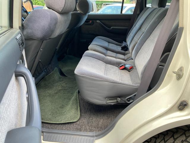 ランドクルーザー８０ ＧＸ　４ＷＤ　ＥＴＣ　バックカメラ　ナビ　ＴＶ　アルミホイール　シートヒーター　ＭＴ　ＣＤ　ＵＳＢ　ミュージックプレイヤー接続可（41枚目）