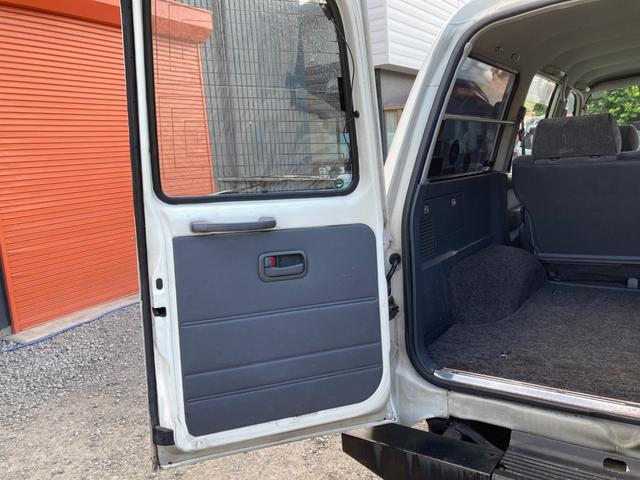 ランドクルーザー８０ ＧＸ　４ＷＤ　ＥＴＣ　バックカメラ　ナビ　ＴＶ　アルミホイール　シートヒーター　ＭＴ　ＣＤ　ＵＳＢ　ミュージックプレイヤー接続可（45枚目）