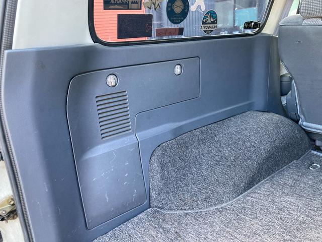 ランドクルーザー８０ ＧＸ　４ＷＤ　ＥＴＣ　バックカメラ　ナビ　ＴＶ　アルミホイール　シートヒーター　ＭＴ　ＣＤ　ＵＳＢ　ミュージックプレイヤー接続可（47枚目）