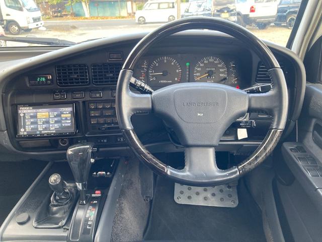 ランドクルーザー８０ ＶＸリミテッド　４ＷＤ　ＥＴＣ　バックカメラ　オートクルーズコントロール　サンルーフ　ナビ　ＴＶ　オートライト　ヘッドライトウォッシャー　アルミホイール　ＡＴ　ＣＤ　ＵＳＢ　Ｂｌｕｅｔｏｏｔｈ（3枚目）