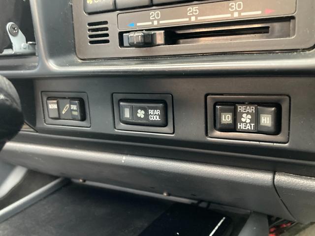 ランドクルーザー８０ ＶＸリミテッド　４ＷＤ　ＥＴＣ　バックカメラ　オートクルーズコントロール　サンルーフ　ナビ　ＴＶ　オートライト　ヘッドライトウォッシャー　アルミホイール　ＡＴ　ＣＤ　ＵＳＢ　Ｂｌｕｅｔｏｏｔｈ（11枚目）