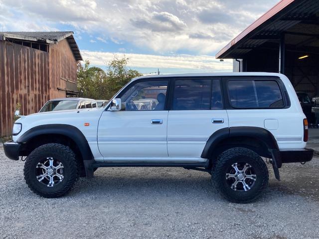 ランドクルーザー８０ ＶＸリミテッド　４ＷＤ　ＥＴＣ　バックカメラ　オートクルーズコントロール　サンルーフ　ナビ　ＴＶ　オートライト　ヘッドライトウォッシャー　アルミホイール　ＡＴ　ＣＤ　ＵＳＢ　Ｂｌｕｅｔｏｏｔｈ（15枚目）