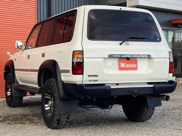 ランドクルーザー８０ ＶＸリミテッド　４ＷＤ　ＥＴＣ　バックカメラ　オートクルーズコントロール　サンルーフ　ナビ　ＴＶ　オートライト　ヘッドライトウォッシャー　アルミホイール　ＡＴ　ＣＤ　ＵＳＢ　Ｂｌｕｅｔｏｏｔｈ（16枚目）