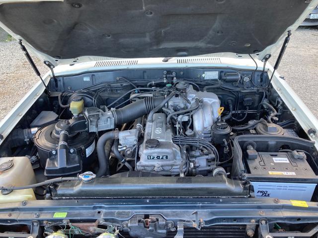 ランドクルーザー８０ ＶＸリミテッド　４ＷＤ　ＥＴＣ　バックカメラ　オートクルーズコントロール　サンルーフ　ナビ　ＴＶ　オートライト　ヘッドライトウォッシャー　アルミホイール　ＡＴ　ＣＤ　ＵＳＢ　Ｂｌｕｅｔｏｏｔｈ（20枚目）