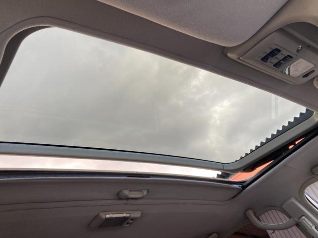 ランドクルーザー８０ ＶＸリミテッド　４ＷＤ　ＥＴＣ　バックカメラ　オートクルーズコントロール　サンルーフ　ナビ　ＴＶ　オートライト　ヘッドライトウォッシャー　アルミホイール　ＡＴ　ＣＤ　ＵＳＢ　Ｂｌｕｅｔｏｏｔｈ（23枚目）