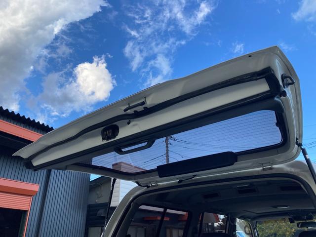 ランドクルーザー８０ ＶＸリミテッド　４ＷＤ　ＥＴＣ　バックカメラ　オートクルーズコントロール　サンルーフ　ナビ　ＴＶ　オートライト　ヘッドライトウォッシャー　アルミホイール　ＡＴ　ＣＤ　ＵＳＢ　Ｂｌｕｅｔｏｏｔｈ（24枚目）