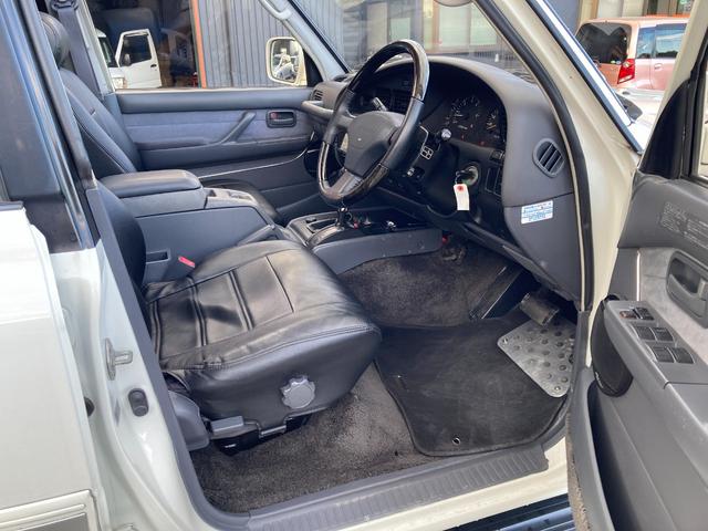 ランドクルーザー８０ ＶＸリミテッド　４ＷＤ　ＥＴＣ　バックカメラ　オートクルーズコントロール　サンルーフ　ナビ　ＴＶ　オートライト　ヘッドライトウォッシャー　アルミホイール　ＡＴ　ＣＤ　ＵＳＢ　Ｂｌｕｅｔｏｏｔｈ（26枚目）