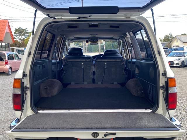 ランドクルーザー８０ ＶＸリミテッド　４ＷＤ　ＥＴＣ　バックカメラ　オートクルーズコントロール　サンルーフ　ナビ　ＴＶ　オートライト　ヘッドライトウォッシャー　アルミホイール　ＡＴ　ＣＤ　ＵＳＢ　Ｂｌｕｅｔｏｏｔｈ（28枚目）