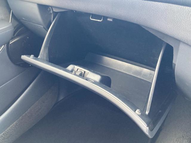 ランドクルーザー８０ ＶＸリミテッド　４ＷＤ　ＥＴＣ　バックカメラ　オートクルーズコントロール　サンルーフ　ナビ　ＴＶ　オートライト　ヘッドライトウォッシャー　アルミホイール　ＡＴ　ＣＤ　ＵＳＢ　Ｂｌｕｅｔｏｏｔｈ（35枚目）