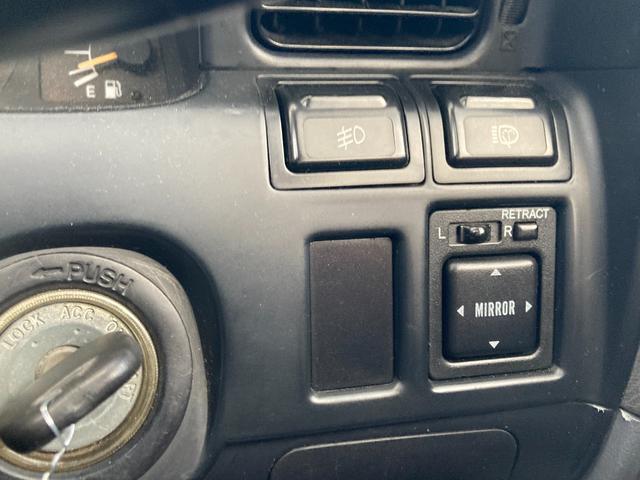 ランドクルーザー８０ ＶＸリミテッド　４ＷＤ　ＥＴＣ　バックカメラ　オートクルーズコントロール　サンルーフ　ナビ　ＴＶ　オートライト　ヘッドライトウォッシャー　アルミホイール　ＡＴ　ＣＤ　ＵＳＢ　Ｂｌｕｅｔｏｏｔｈ（41枚目）