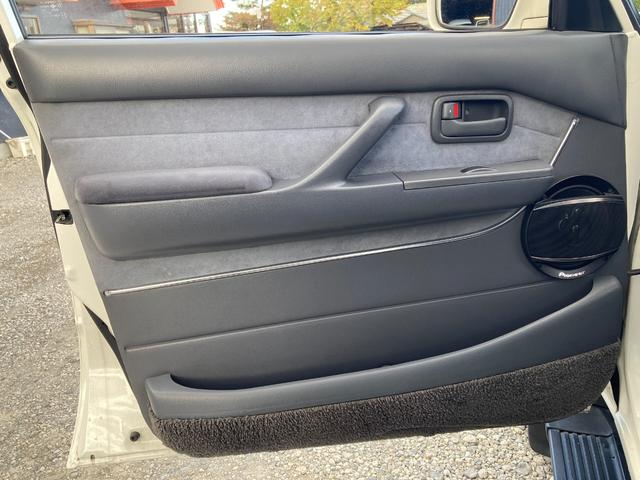 ランドクルーザー８０ ＶＸリミテッド　４ＷＤ　ＥＴＣ　バックカメラ　オートクルーズコントロール　サンルーフ　ナビ　ＴＶ　オートライト　ヘッドライトウォッシャー　アルミホイール　ＡＴ　ＣＤ　ＵＳＢ　Ｂｌｕｅｔｏｏｔｈ（49枚目）