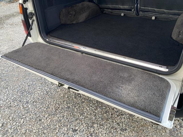 ランドクルーザー８０ ＶＸリミテッド　４ＷＤ　ＥＴＣ　バックカメラ　オートクルーズコントロール　サンルーフ　ナビ　ＴＶ　オートライト　ヘッドライトウォッシャー　アルミホイール　ＡＴ　ＣＤ　ＵＳＢ　Ｂｌｕｅｔｏｏｔｈ（56枚目）