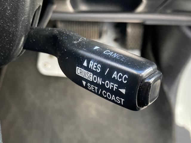 ランドクルーザー８０ ＶＸリミテッド　４ＷＤ　ＥＴＣ　バックカメラ　オートクルーズコントロール　サンルーフ　ナビ　ＴＶ　オートライト　ヘッドライトウォッシャー　アルミホイール　ＡＴ　ＣＤ　ＵＳＢ　Ｂｌｕｅｔｏｏｔｈ（64枚目）