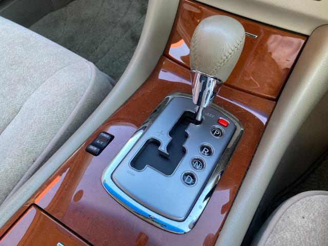 シーマ ４５０ＸＬ　ＥＴＣ　アルミホイール　ＨＩＤ　ＡＴ　キーレスエントリー　電動格納ミラー　盗難防止システム　パワーシート　ＣＤ　ＤＶＤ再生　カセット　ＡＢＳ　エアコン　パワーステアリング　パワーウィンドウ（6枚目）