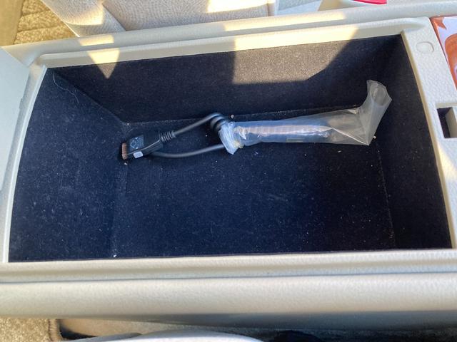 シーマ ４５０ＸＬ　ＥＴＣ　アルミホイール　ＨＩＤ　ＡＴ　キーレスエントリー　電動格納ミラー　盗難防止システム　パワーシート　ＣＤ　ＤＶＤ再生　カセット　ＡＢＳ　エアコン　パワーステアリング　パワーウィンドウ（40枚目）