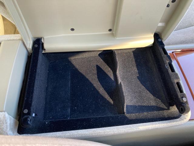 シーマ ４５０ＸＬ　ＥＴＣ　アルミホイール　ＨＩＤ　ＡＴ　キーレスエントリー　電動格納ミラー　盗難防止システム　パワーシート　ＣＤ　ＤＶＤ再生　カセット　ＡＢＳ　エアコン　パワーステアリング　パワーウィンドウ（41枚目）