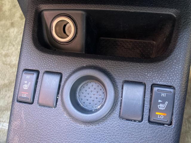 エクストレイル アクシス　バックカメラ　サイドカメラ　ナビ　ＴＶ　アルミホイール　スマートキー　電動格納ミラー　シートヒーター　ＣＶＴ　衝突安全ボディ　ＣＤ　ＤＶＤ再生　ミュージックプレイヤー接続可　ＡＢＳ　エアコン（9枚目）