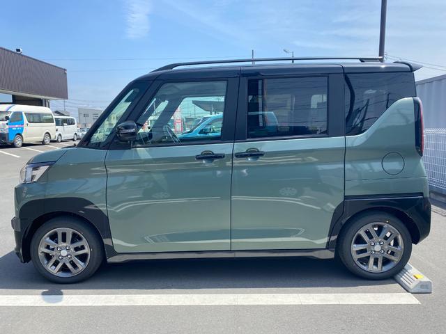 デリカミニ Ｇ　プレミアム　届出済未使用車　衝突軽減ブレーキ　両側パワースライドドア　前後パーキングセンサー　アラウンドビューモニター　電子パーキングブレーキ　オートブレーキホールド　ＬＥＤヘッドライト　フォグランプ（7枚目）