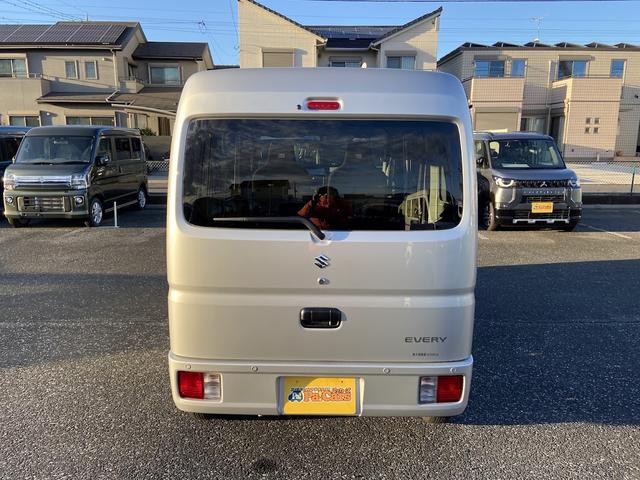 エブリイ ＰＡ　届出済未使用車　衝突軽減ブレーキ　ハイルーフ　ルーフコンソール　アクセル踏み間違え防止システム　パーキングセンサー　キーレス　マニュアルエアコン　フルフラット（12枚目）