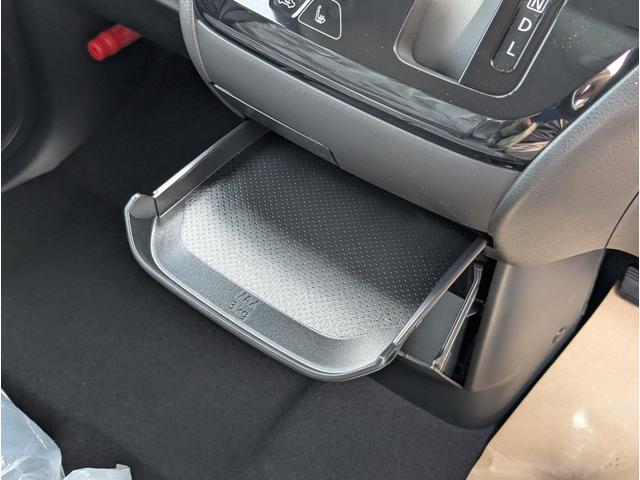 デリカミニ Ｇ　ｅ－Ａｓｓｉｓｔ　ＬＥＤライト　盗難防止　カーテンエアバッグ　シートヒータ　ベンチシート　フルオートエアコン　横滑り防止　ＡＢＳ　Ａストップ　キーレスエントリー　バックビューモニター（34枚目）