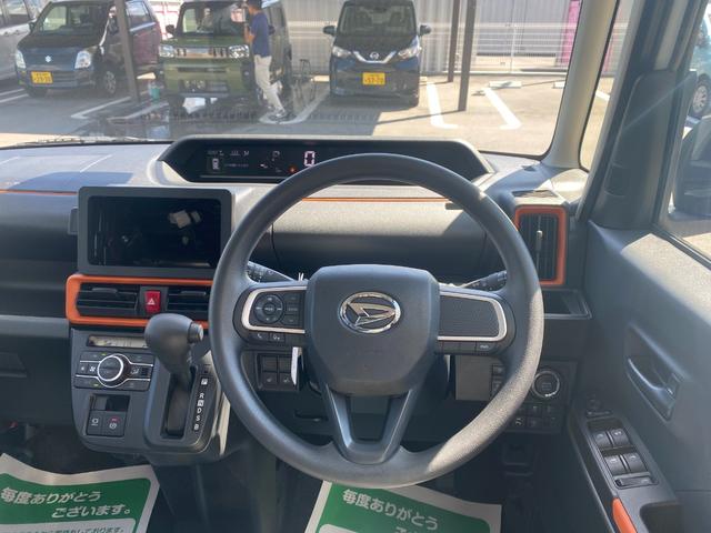 タント ファンクロス　コーナーソナー　アイドリングストップ車　レーダーブレーキ　車線逸脱警報　運転席シートヒーター　イモビライザー　ＬＥＤライト　オートエアコン　キーフリー　スマートキー　衝突安全ボディ　横滑り防止装置（10枚目）