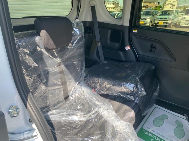 タント ファンクロス　コーナーソナー　アイドリングストップ車　レーダーブレーキ　車線逸脱警報　運転席シートヒーター　イモビライザー　ＬＥＤライト　オートエアコン　キーフリー　スマートキー　衝突安全ボディ　横滑り防止装置（13枚目）