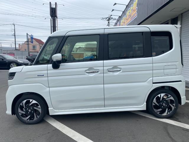 スペーシアカスタム ハイブリッドＸＳ　届出済未使用車　両側パワースライドドア　クルーズコントロール　電動パーキングブレーキ　運転席助手席シートヒーター　マルチユースフラップ　ＵＳＢ／タイプＣソケット　禁煙車（7枚目）
