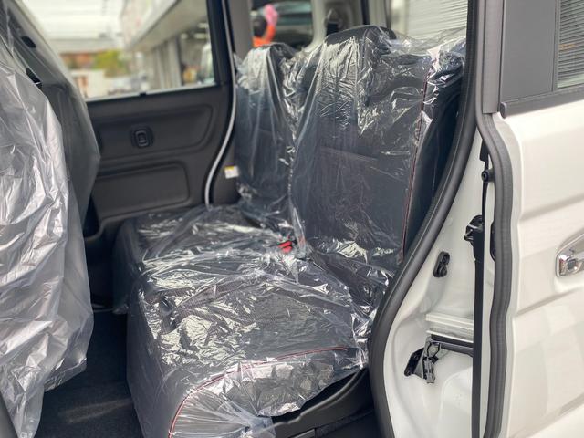 スペーシアカスタム ハイブリッドＸＳ　届出済未使用車　両側パワースライドドア　クルーズコントロール　電動パーキングブレーキ　運転席助手席シートヒーター　マルチユースフラップ　ＵＳＢ／タイプＣソケット　禁煙車（10枚目）